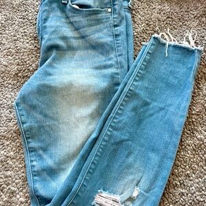 Abercrombie & Fitch Women’s Distressed High-Rise Jeans. Size 29.